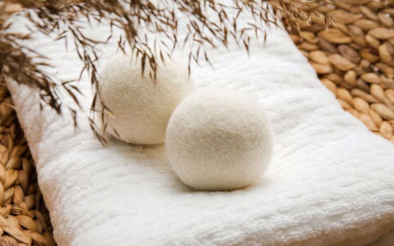 Do Wool Dryer Balls Remove Pet Hair?