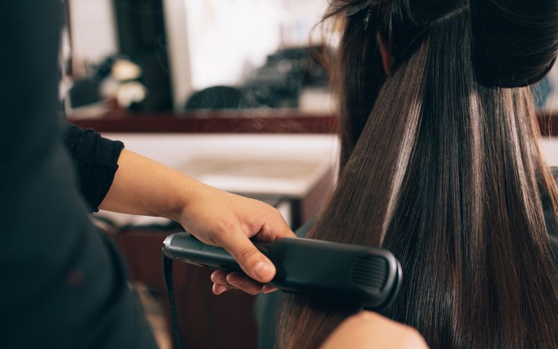 How To Get Your Hair Really Straight With A Flat Iron?